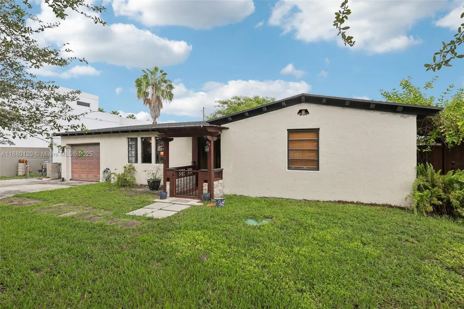 9881 NW 26th St