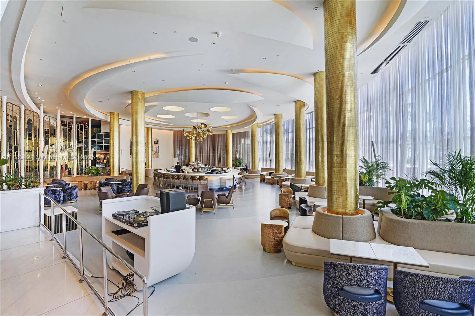 4401 Collins Ave, #1703
