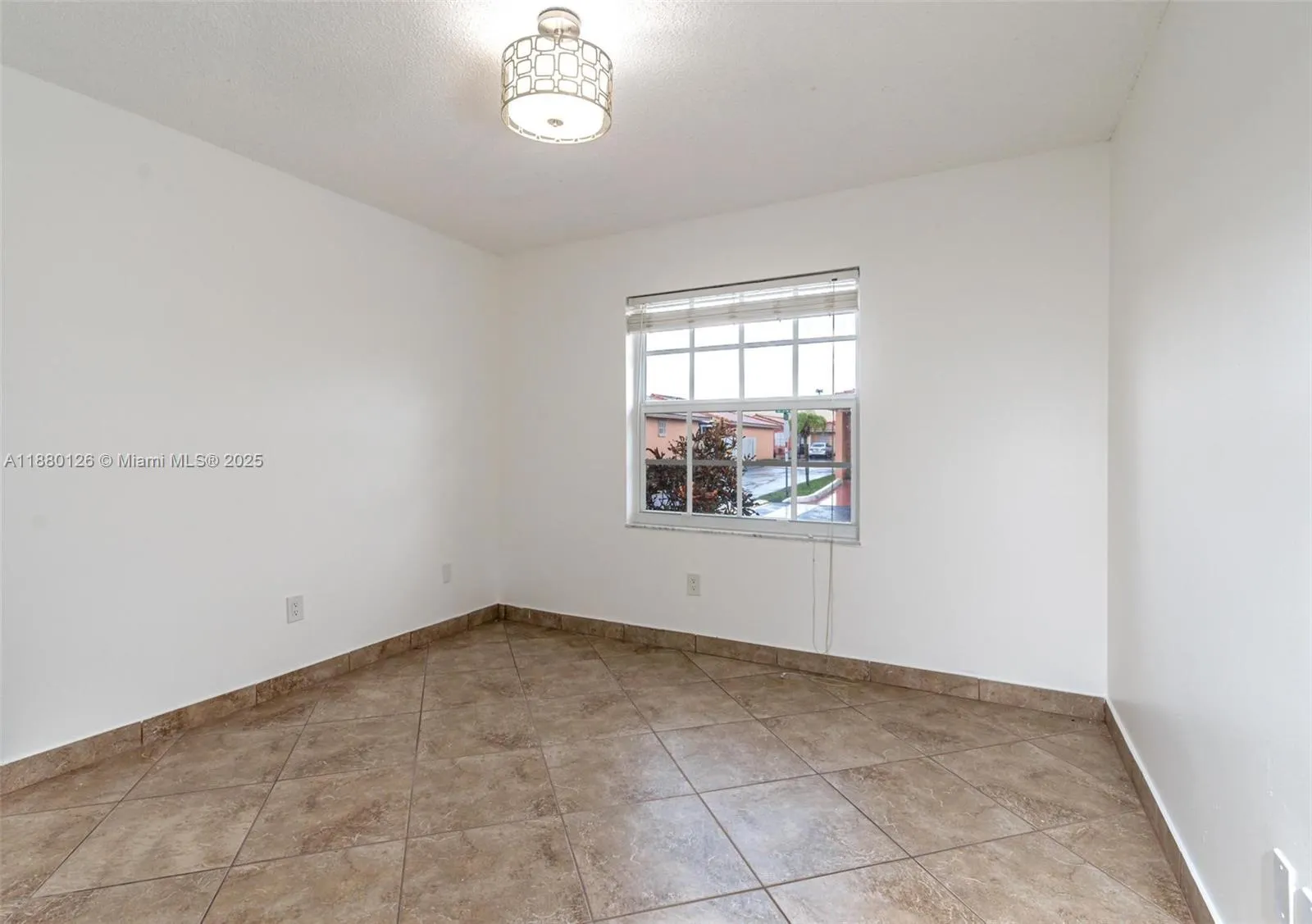 2236 W 74th Pl, #9C