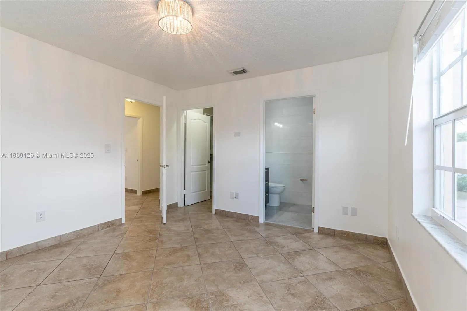2236 W 74th Pl, #9C