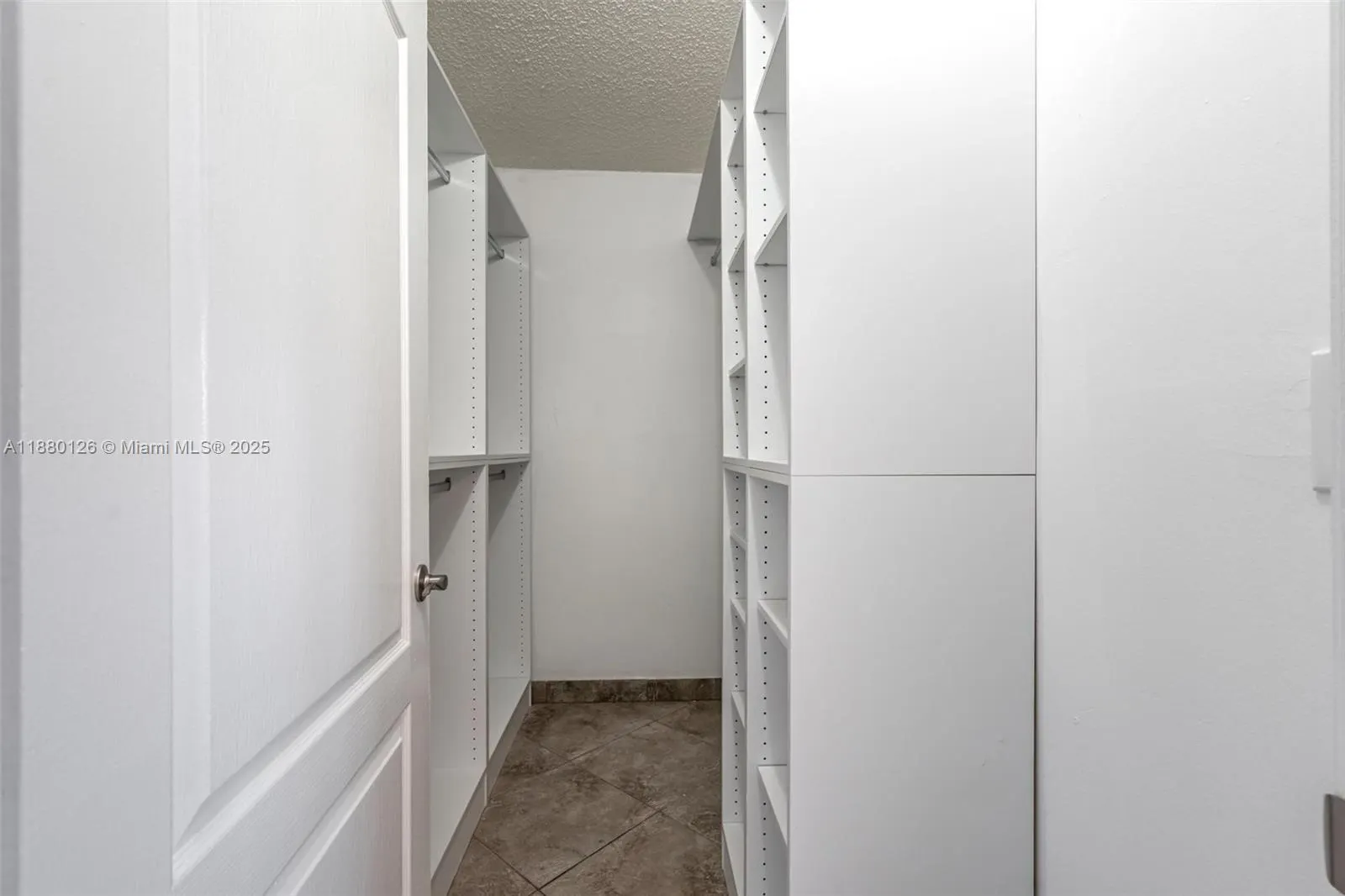 2236 W 74th Pl, #9C