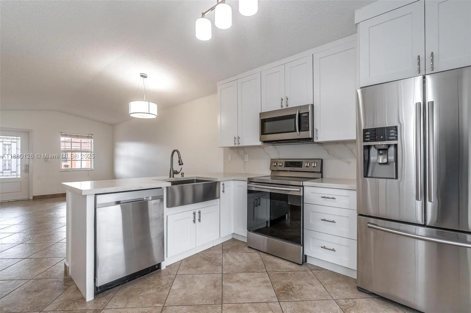 2236 W 74th Pl, #9C