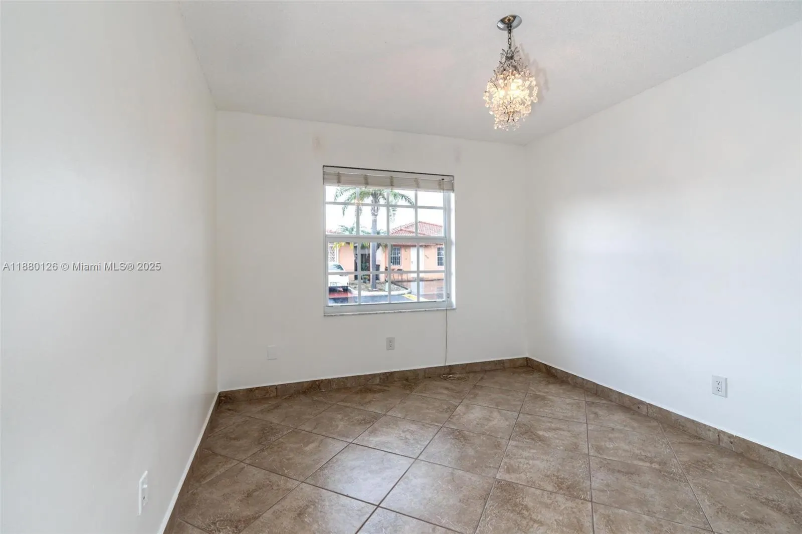 2236 W 74th Pl, #9C