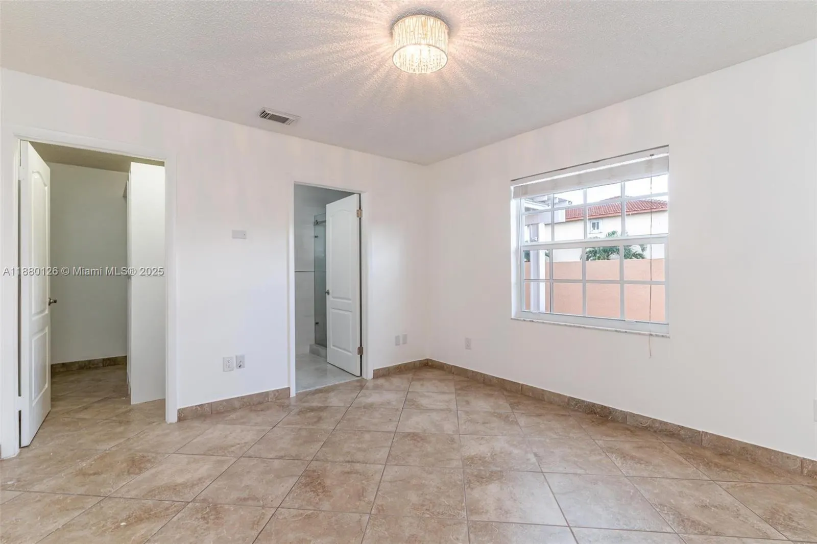 2236 W 74th Pl, #9C