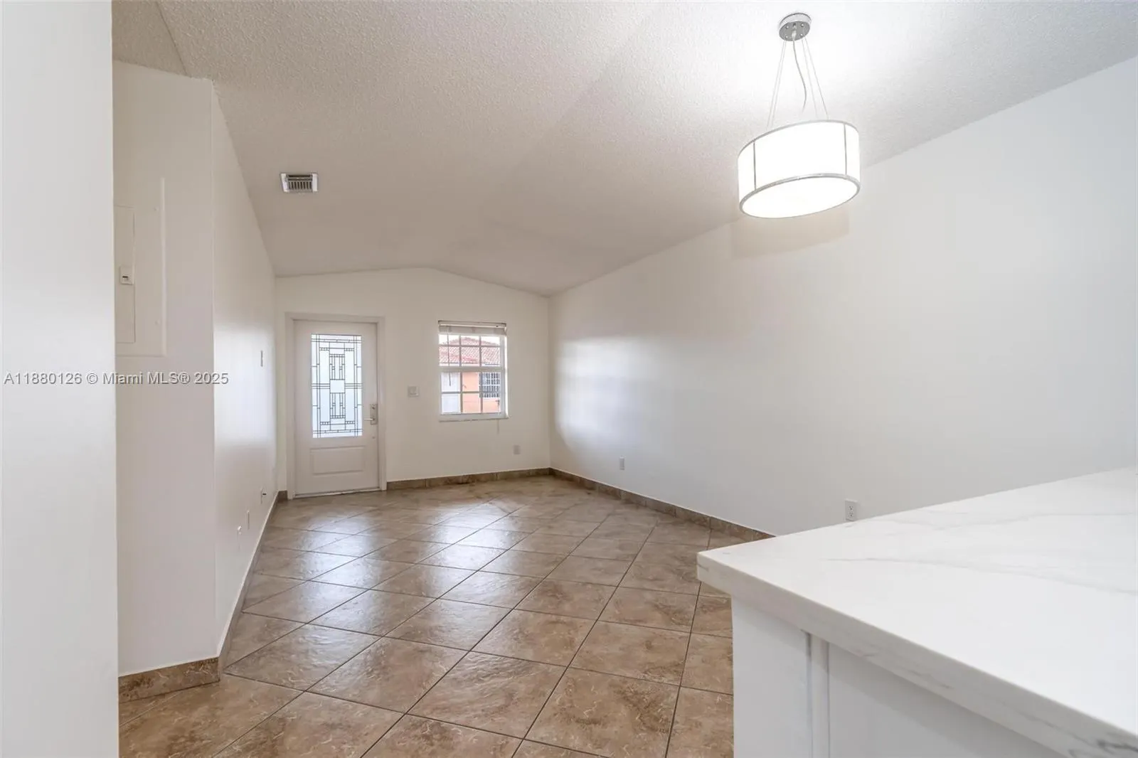 2236 W 74th Pl, #9C