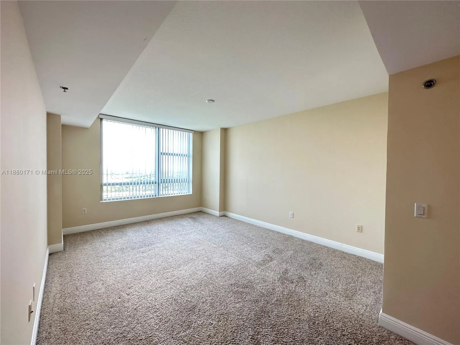 2681 N Flamingo Rd, #1704S