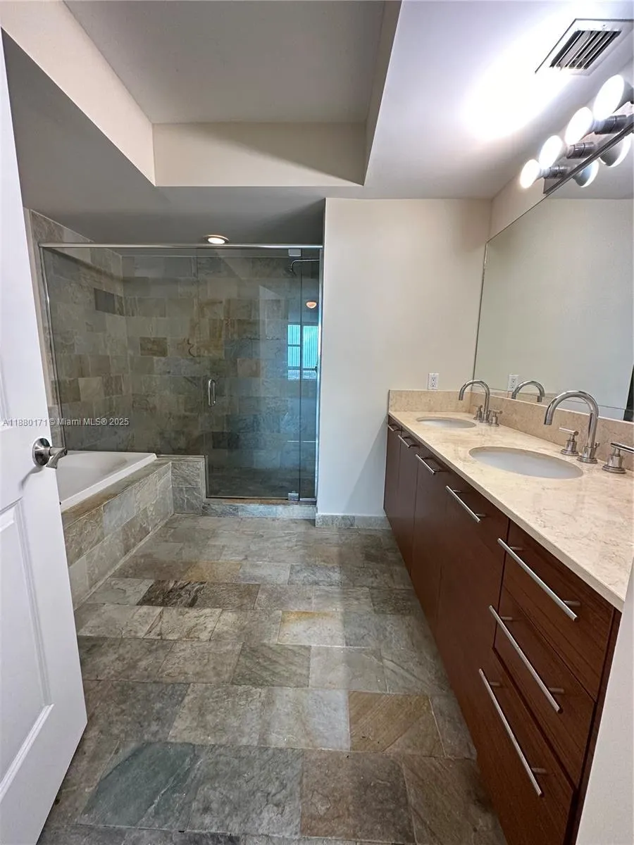 2681 N Flamingo Rd, #1704S