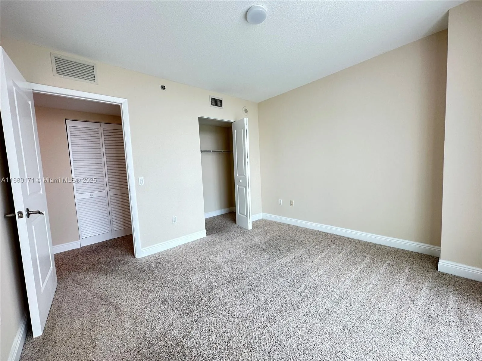 2681 N Flamingo Rd, #1704S