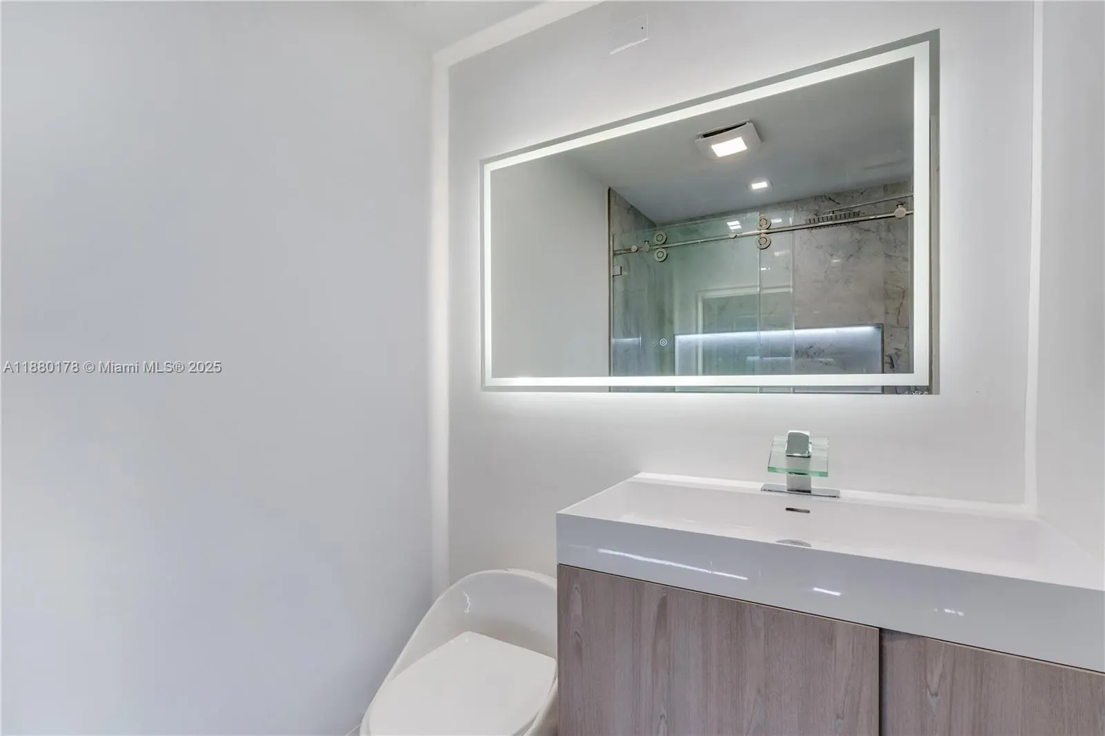 20 Island Ave, #702