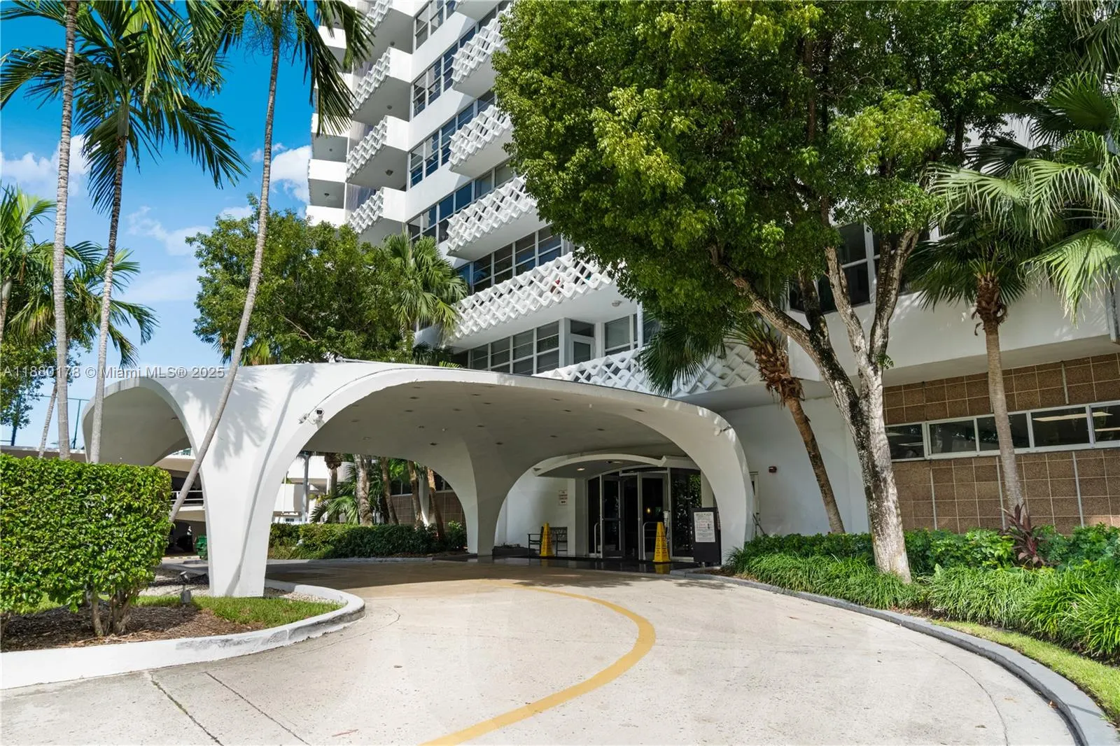 20 Island Ave, #702