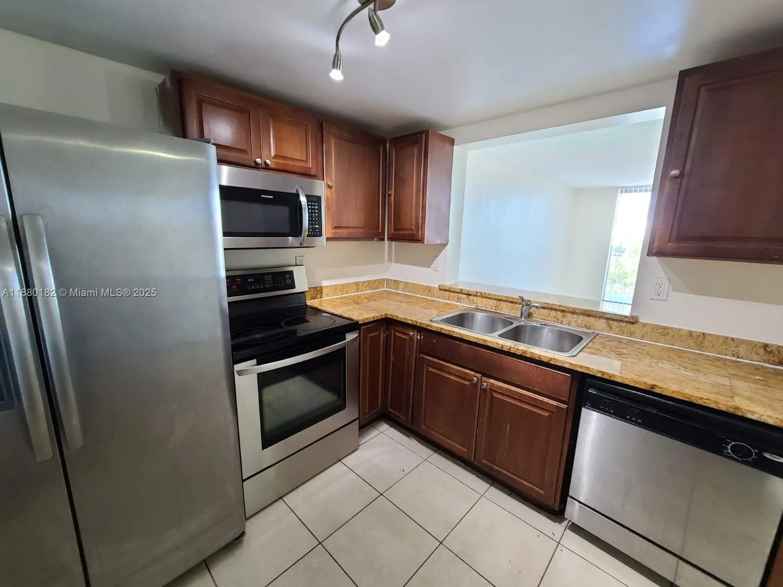 496 NW 165th St Rd, #D-409