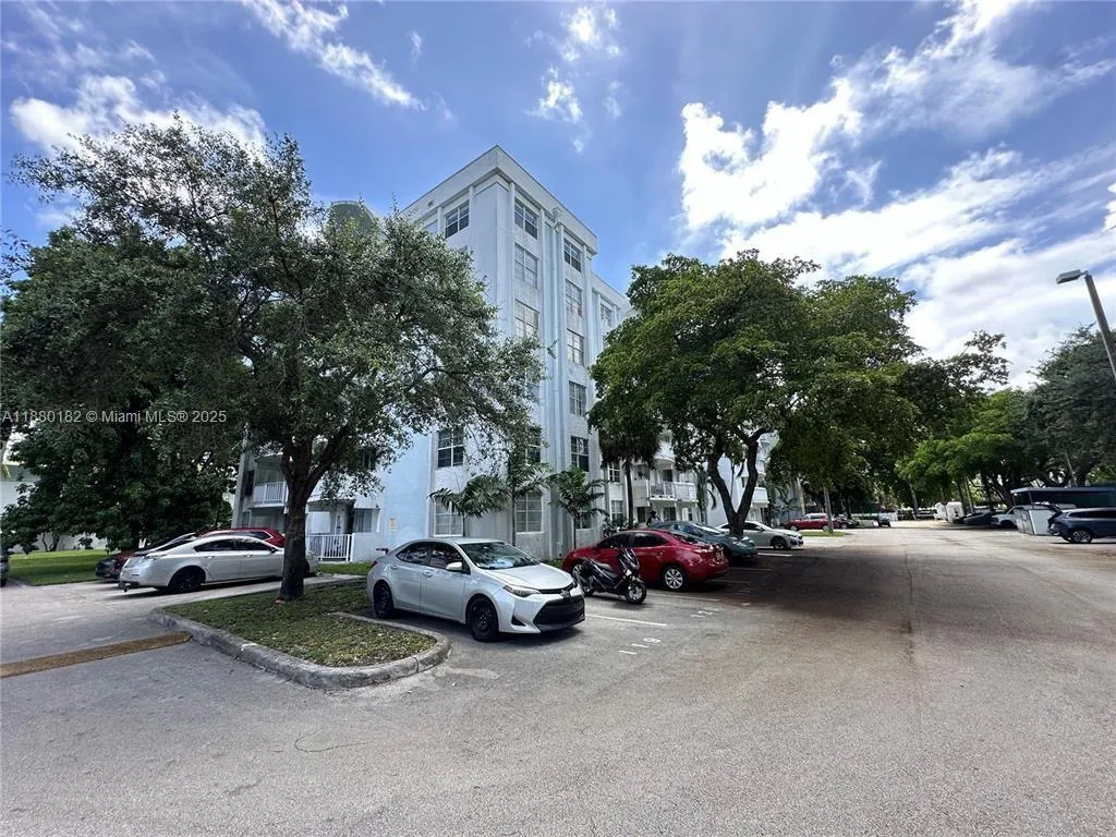 496 NW 165th St Rd, #D-409