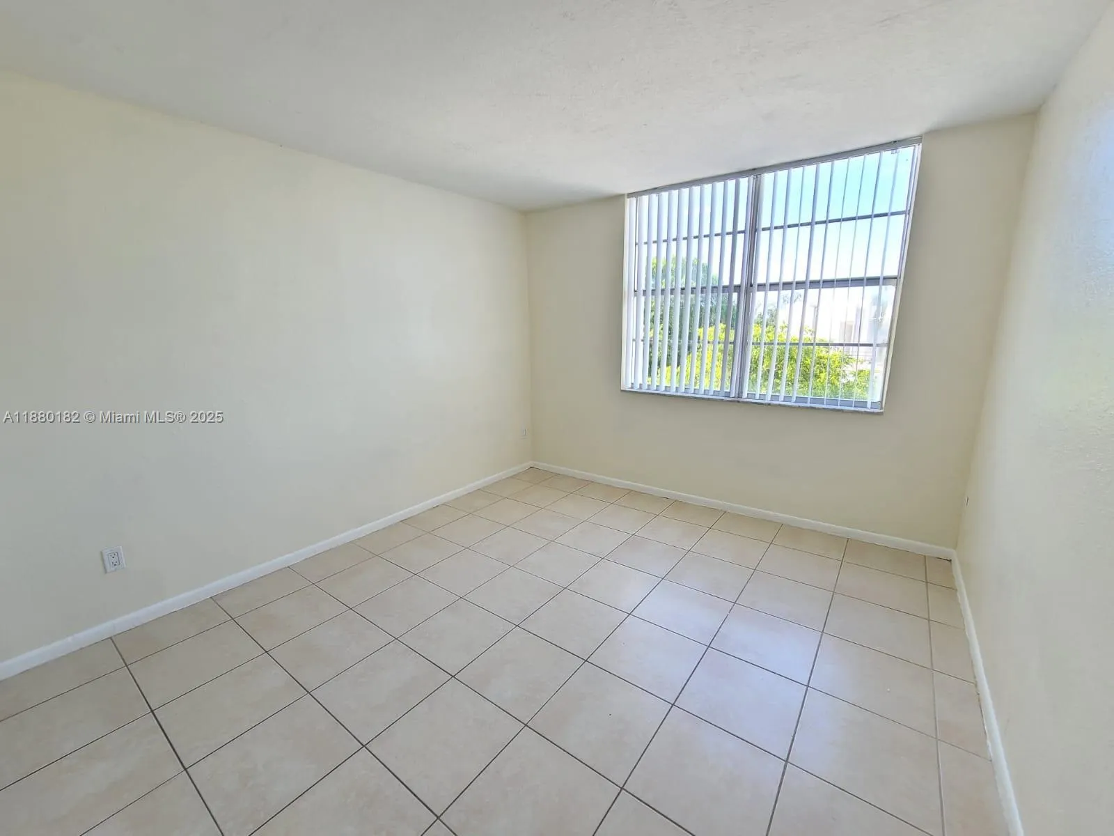 496 NW 165th St Rd, #D-409