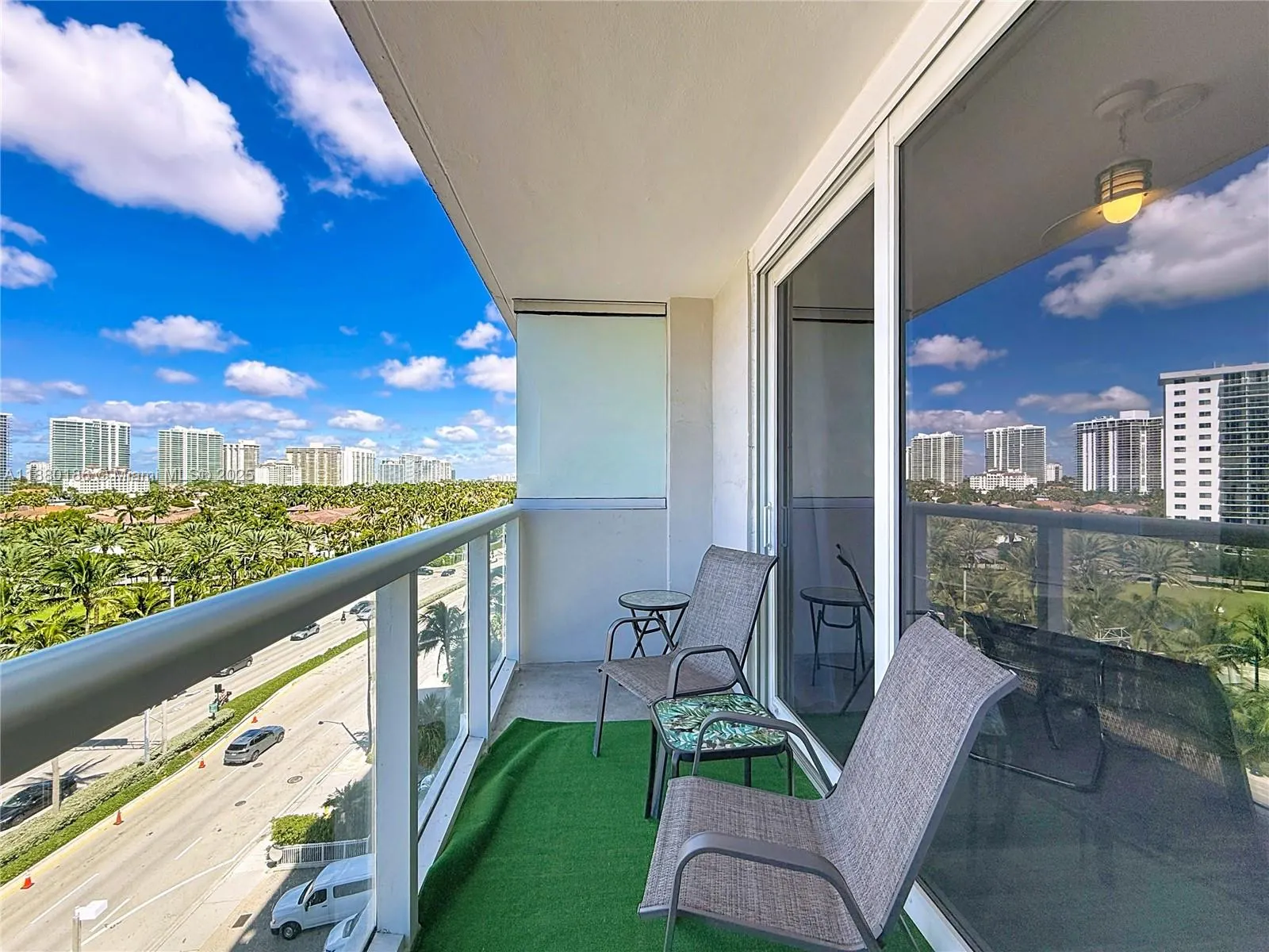 19201 Collins Ave, #636