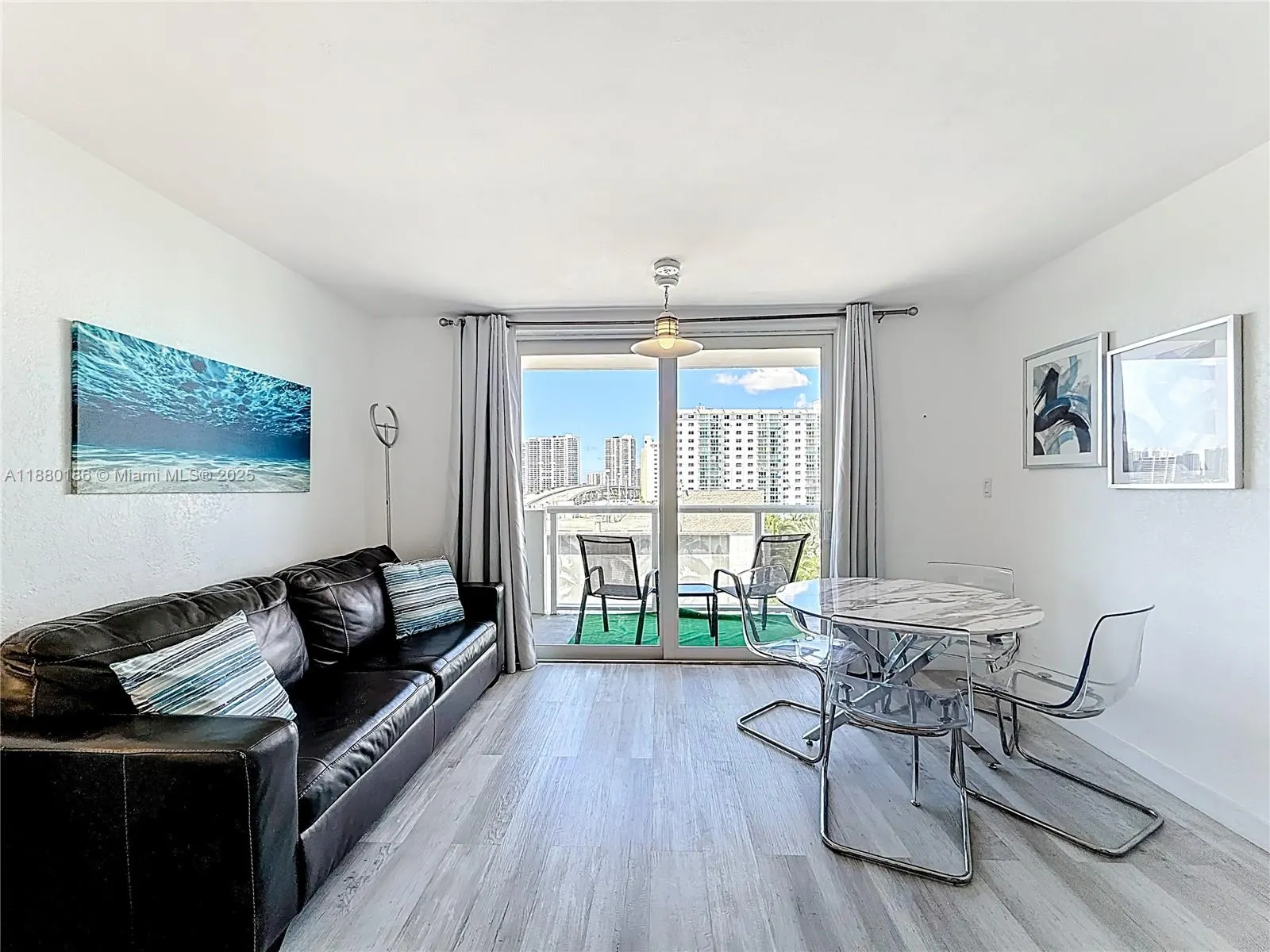 19201 Collins Ave, #636
