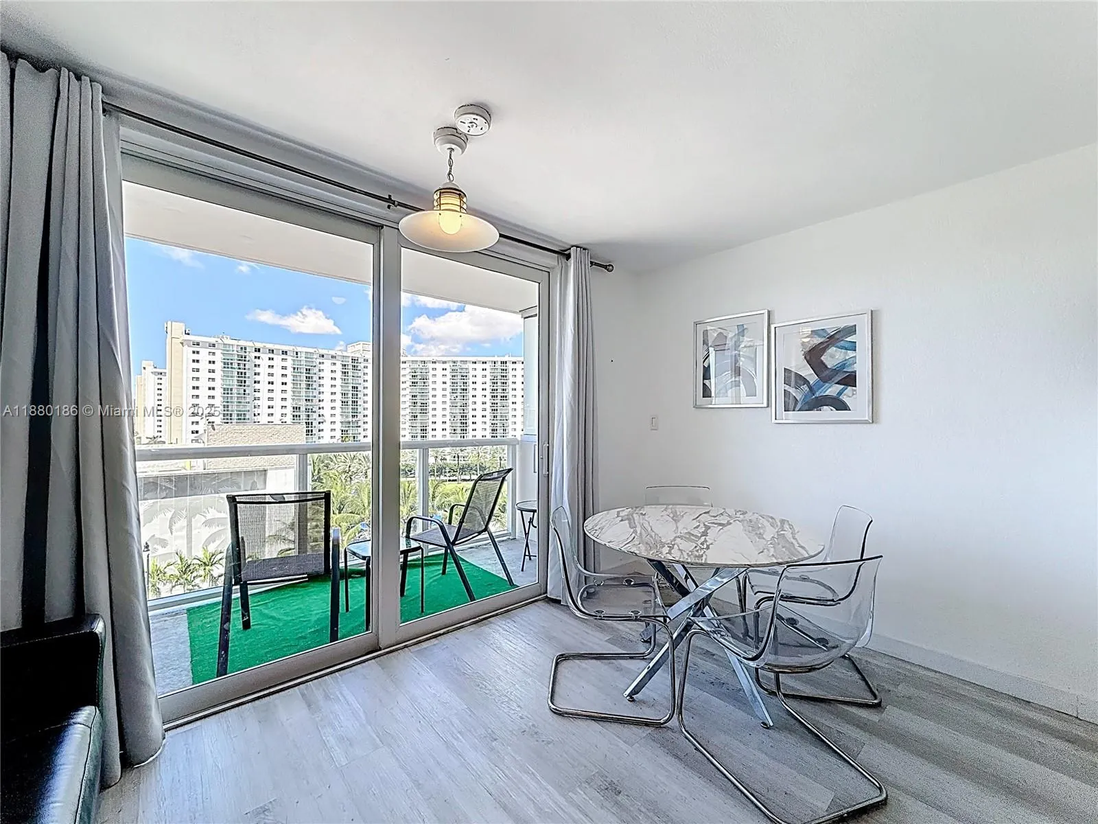 19201 Collins Ave, #636