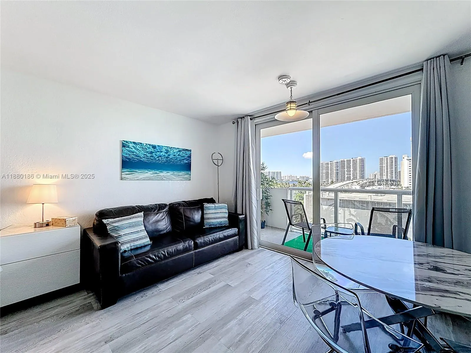 19201 Collins Ave, #636