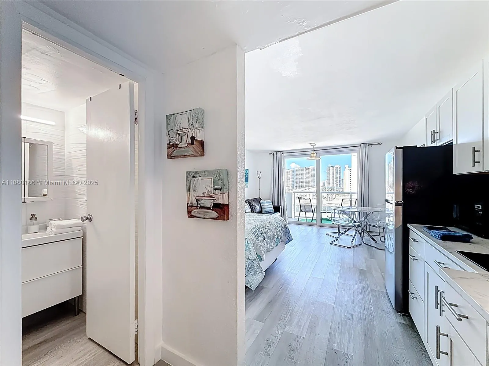 19201 Collins Ave, #636