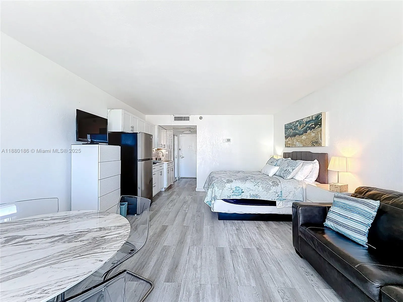 19201 Collins Ave, #636
