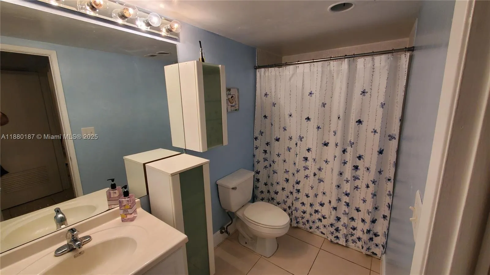 19390 Collins Ave, #1124