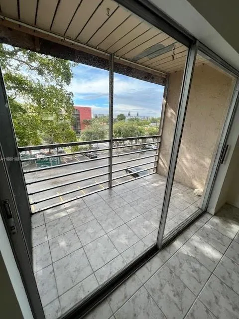 2800 NW 56th Ave, #H401