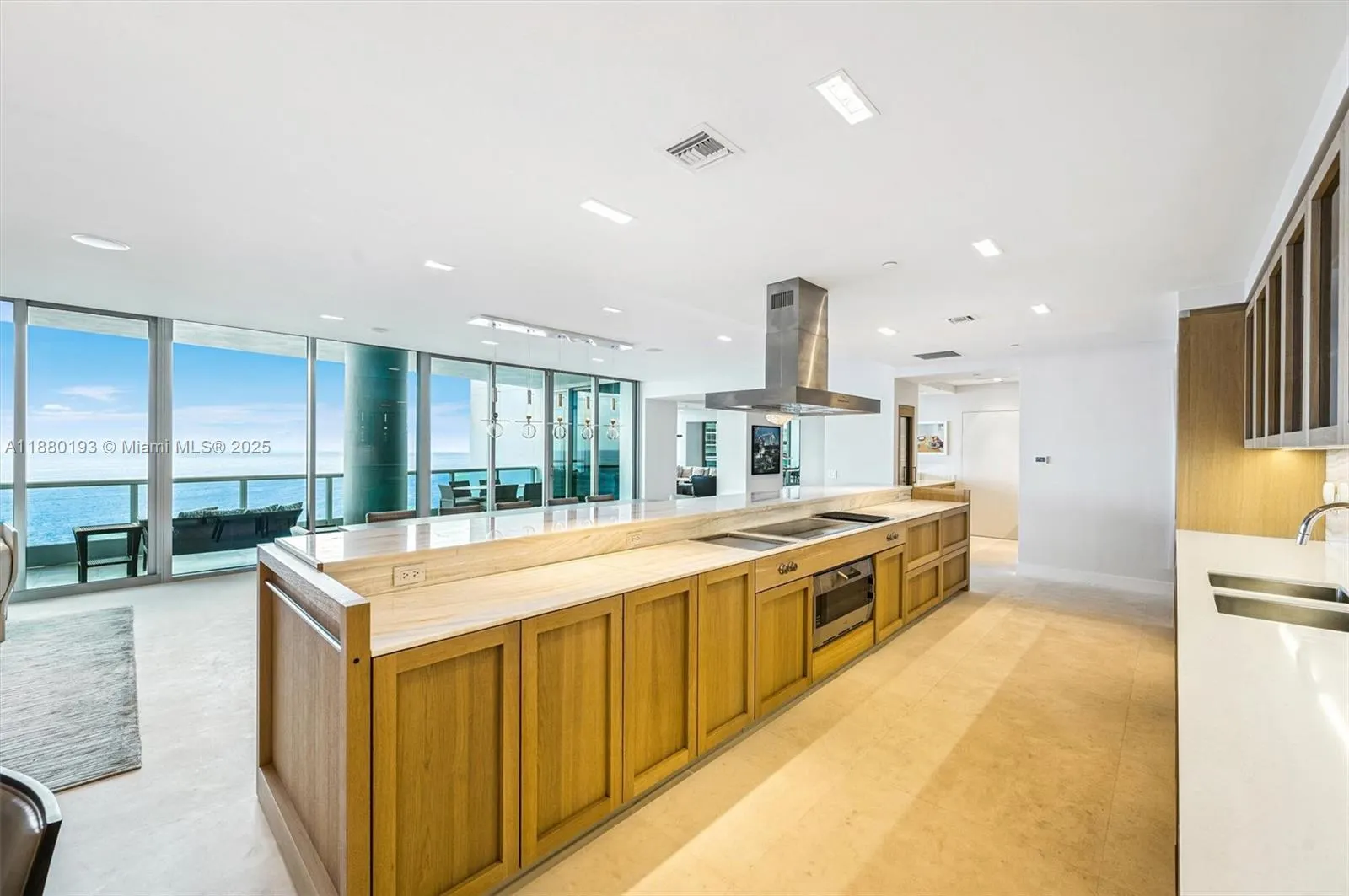 5959 Collins Ave, #1804 / 1805