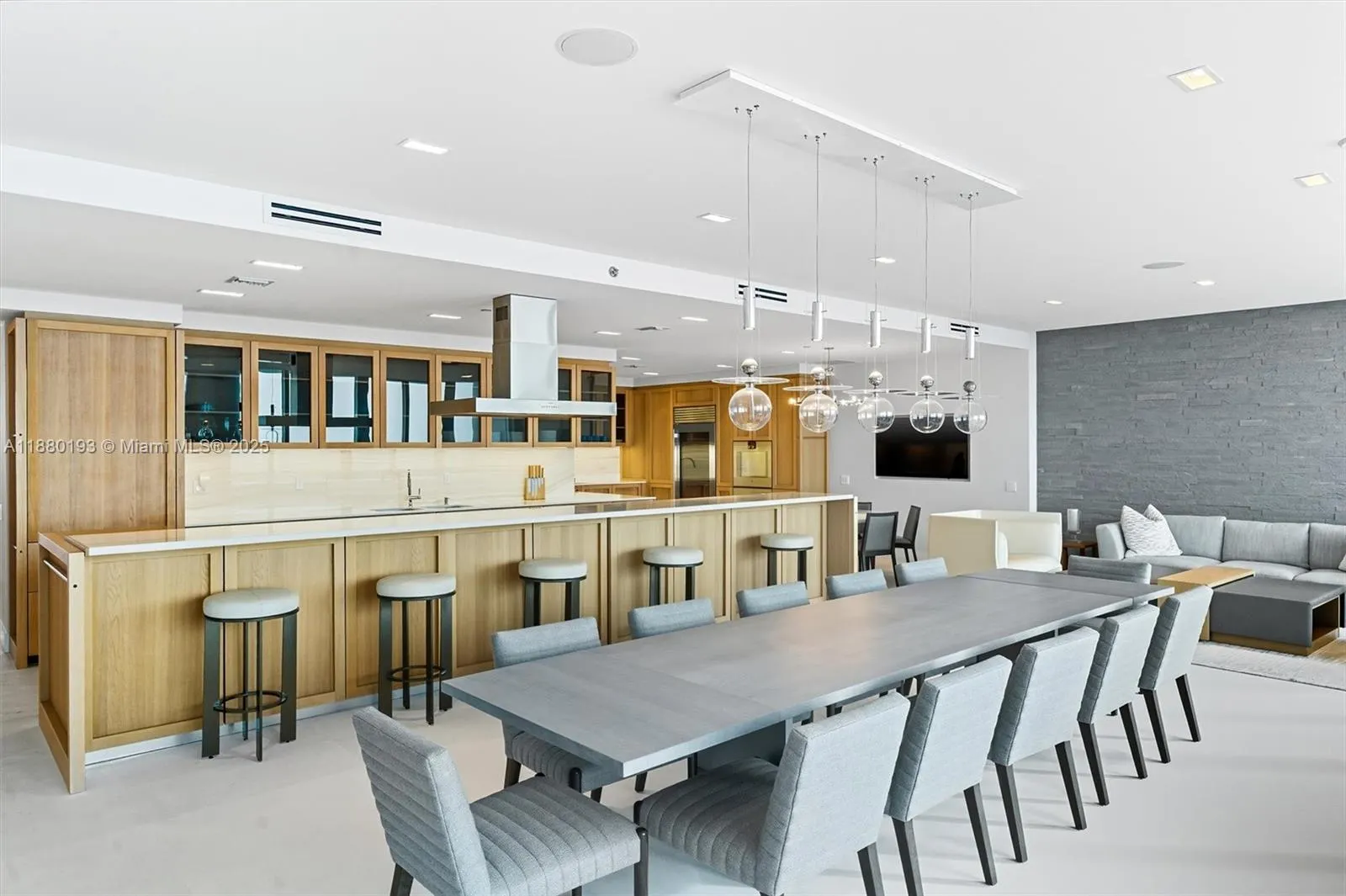 5959 Collins Ave, #1804 / 1805