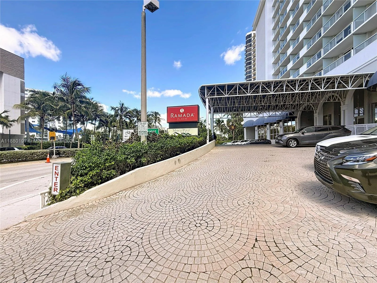 19201 Collins Ave, #1010
