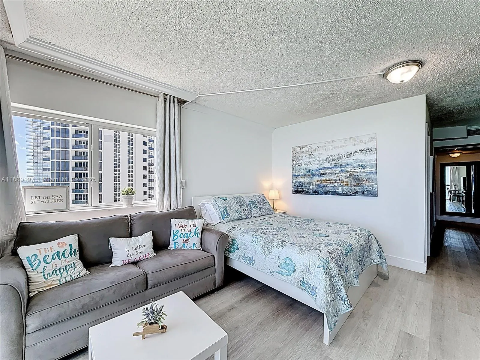 19201 Collins Ave, #1010