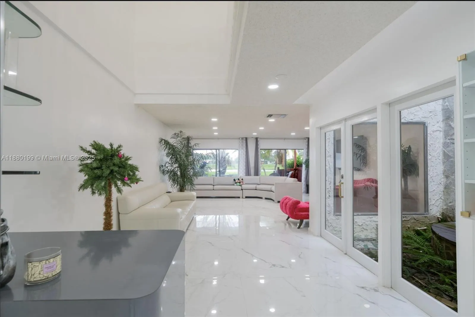 1800 Embassy Dr, #125