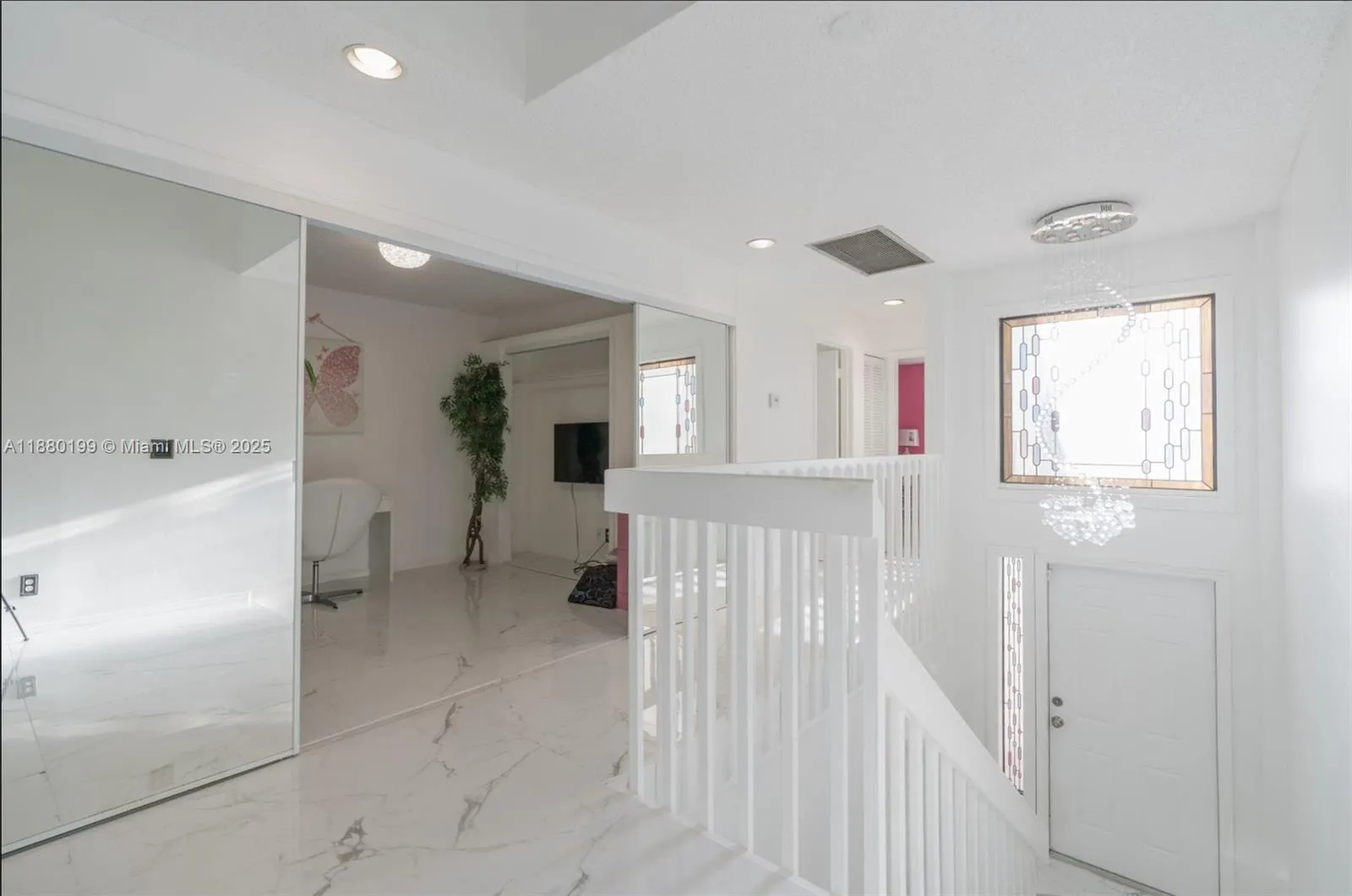 1800 Embassy Dr, #125