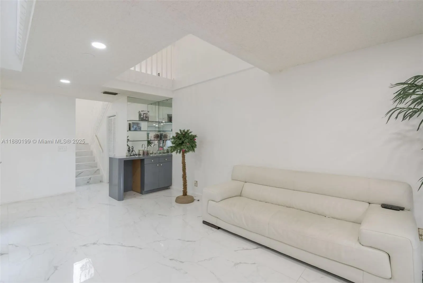 1800 Embassy Dr, #125