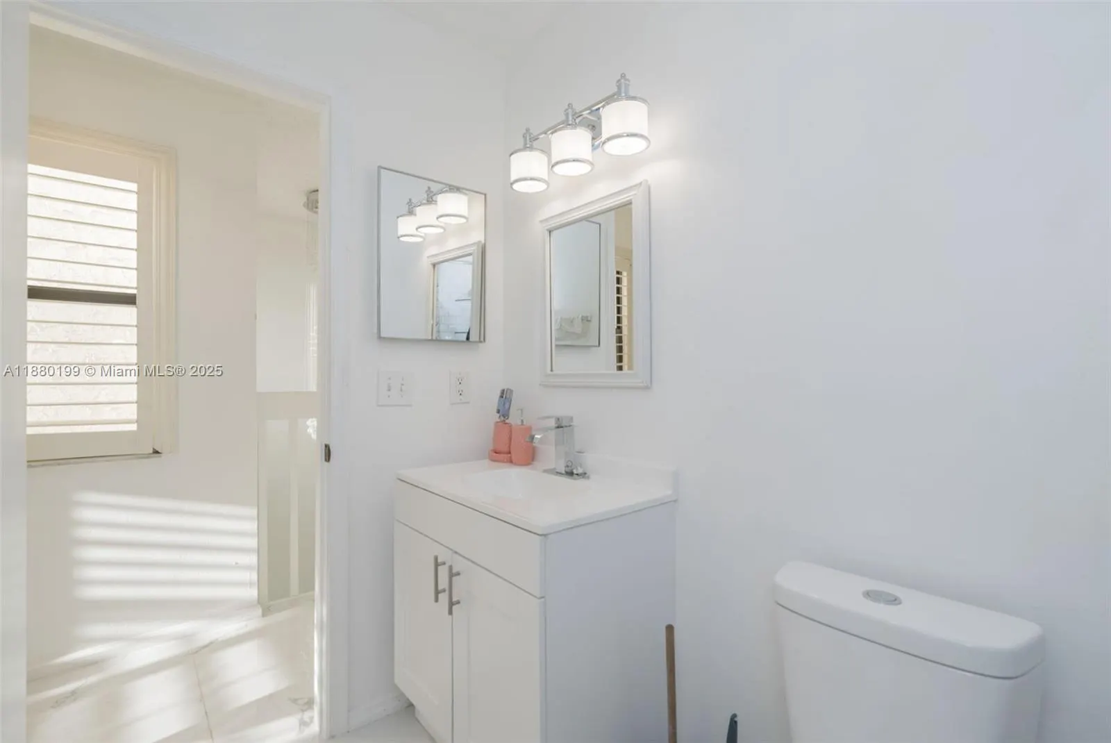 1800 Embassy Dr, #125