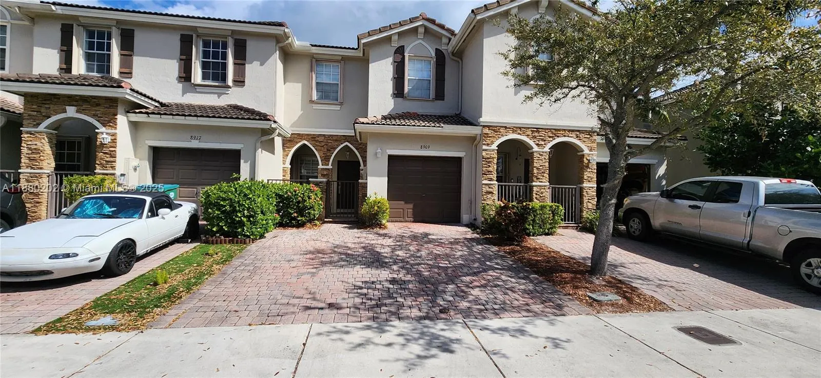 8909 SW 225th Ter