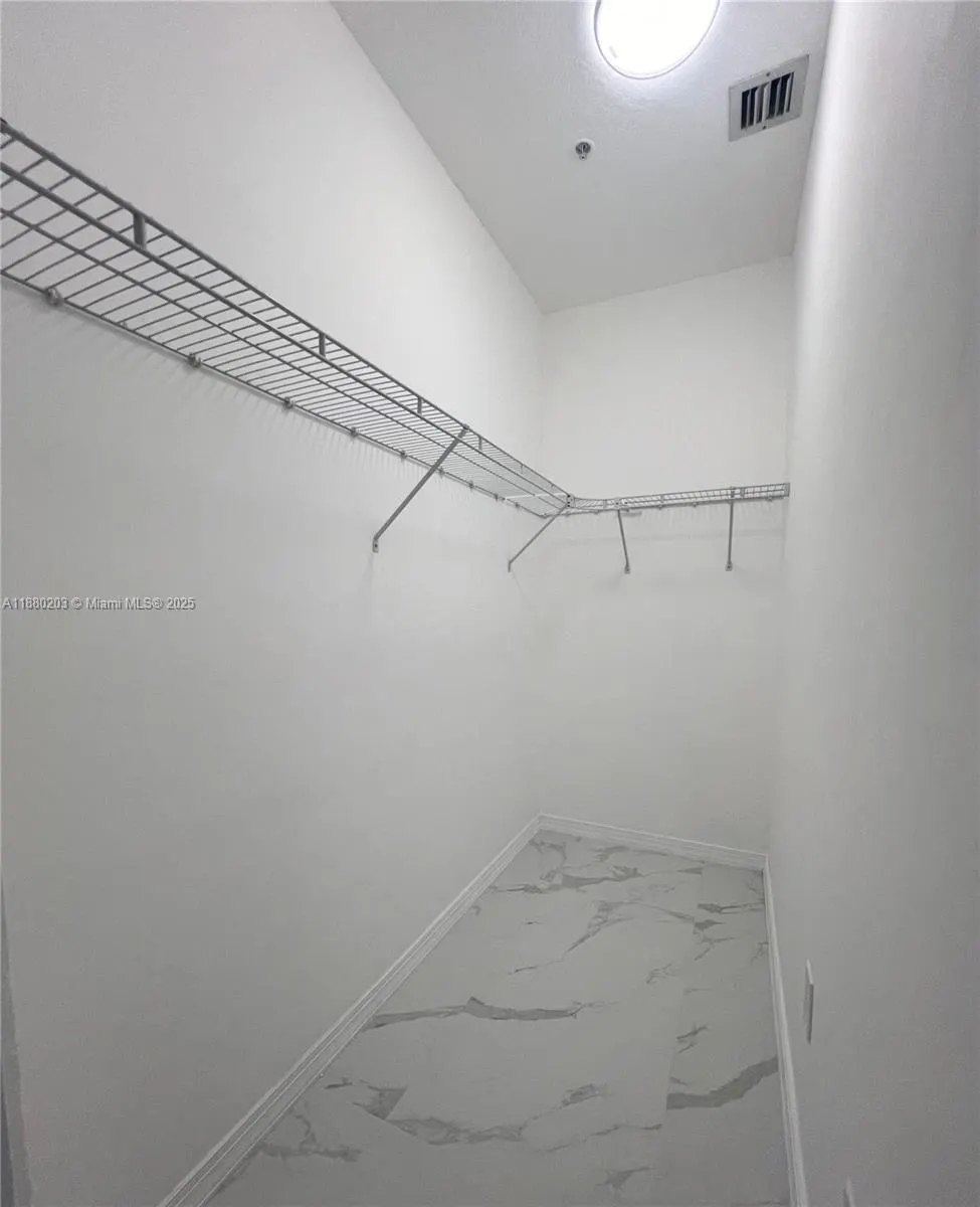 5600 NW 114th Pl, #103