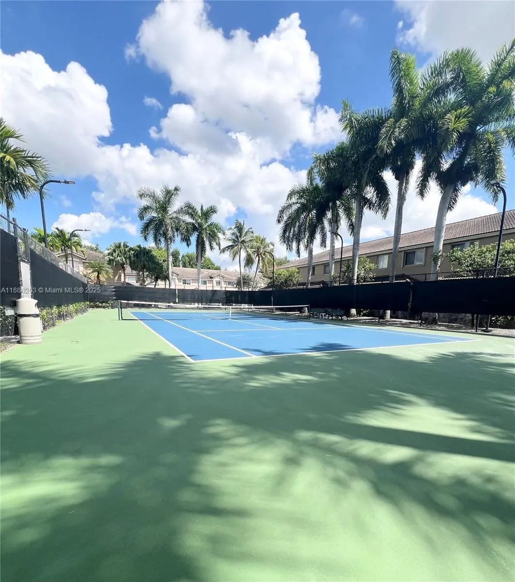 5600 NW 114th Pl, #103