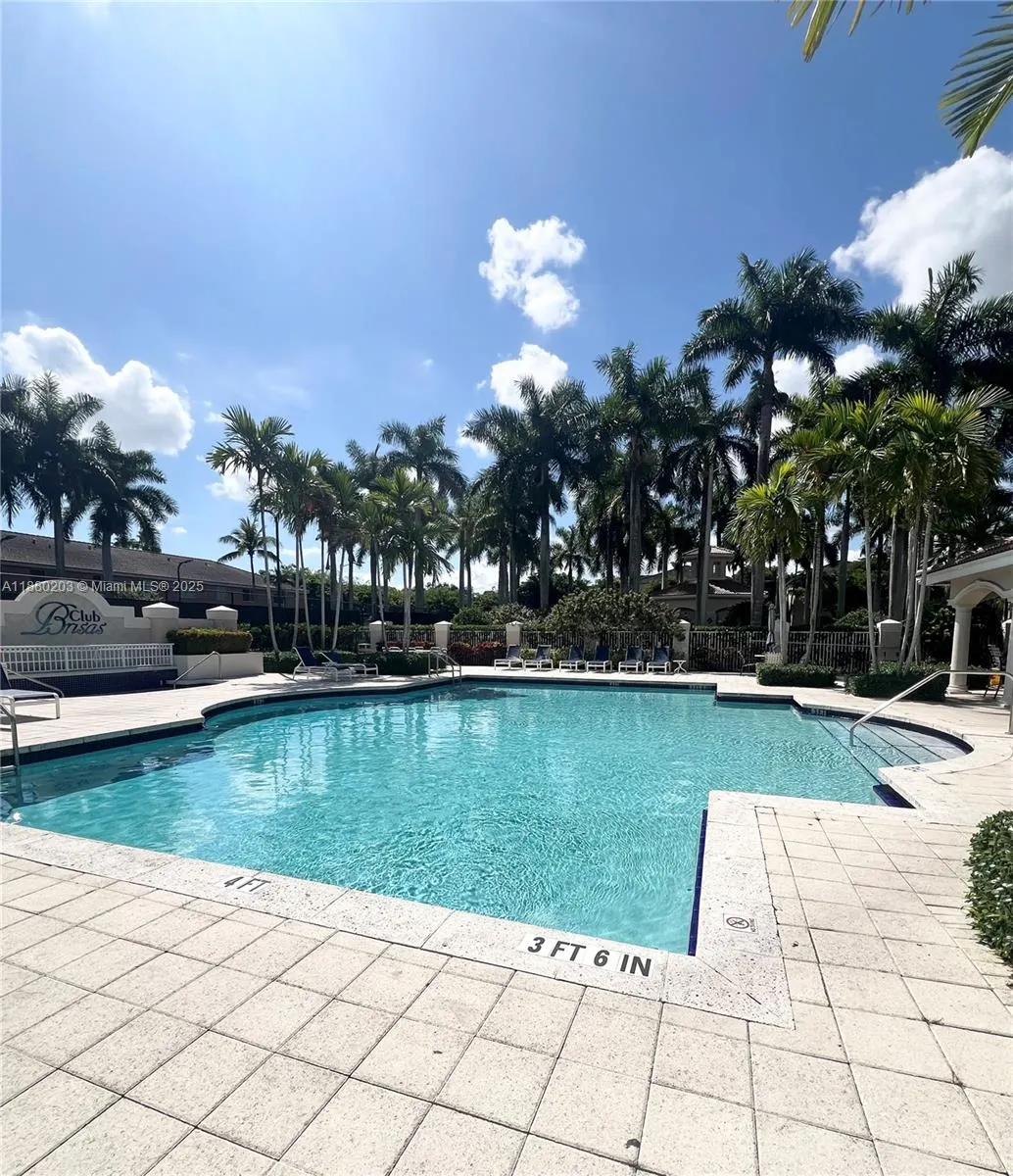 5600 NW 114th Pl, #103