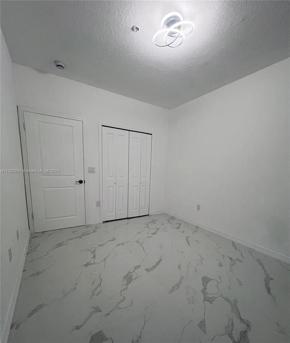 5600 NW 114th Pl, #103