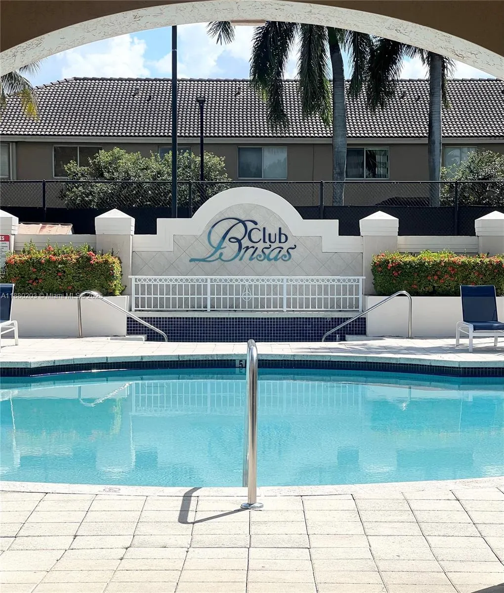 5600 NW 114th Pl, #103