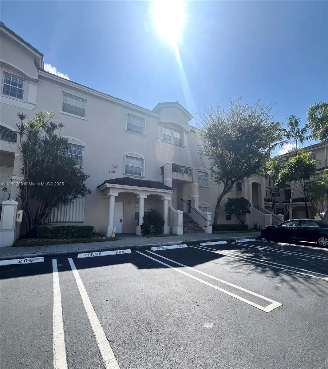 5600 NW 114th Pl, #103