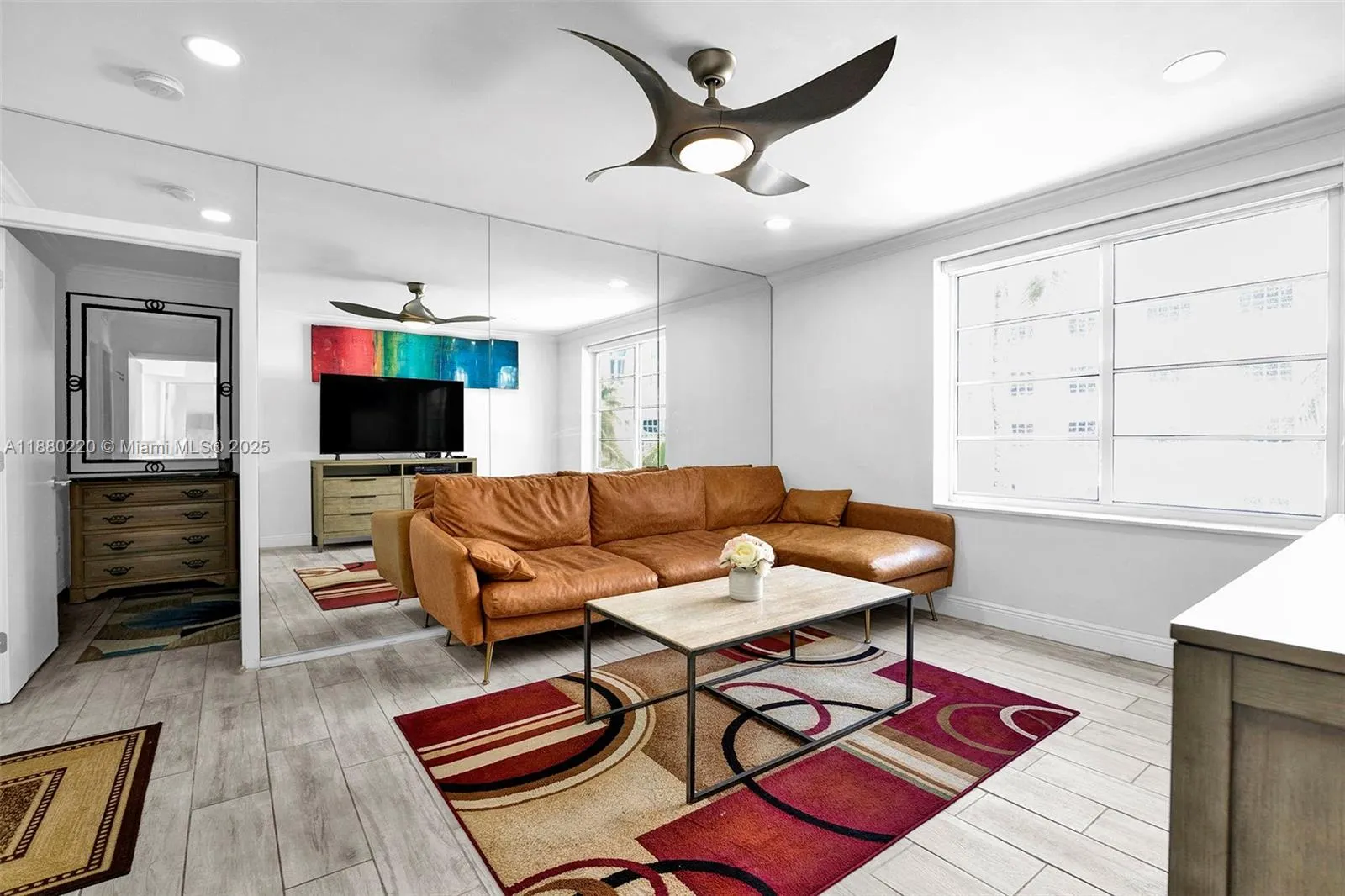 1460 Ocean Dr, #305