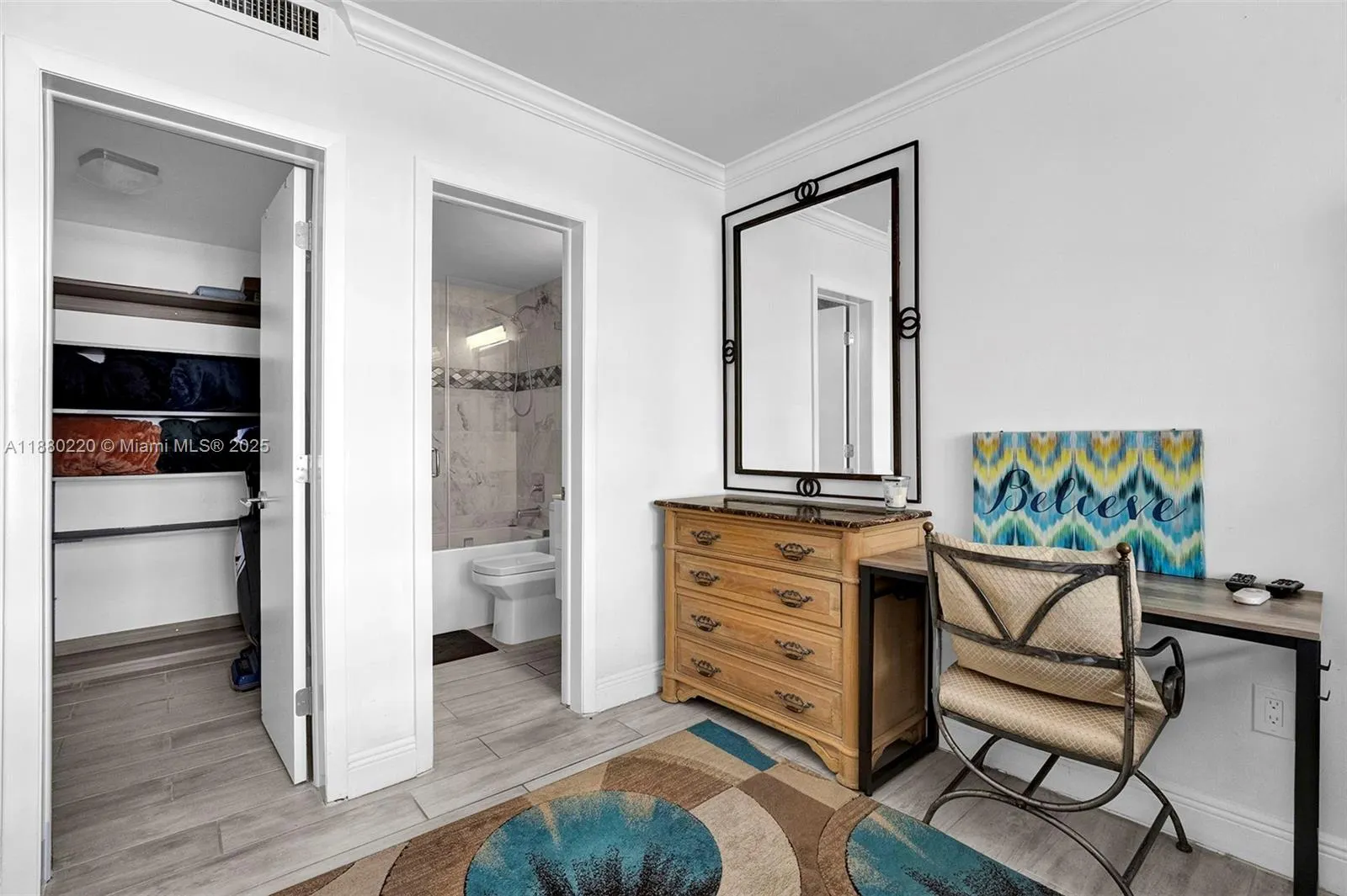 1460 Ocean Dr, #305