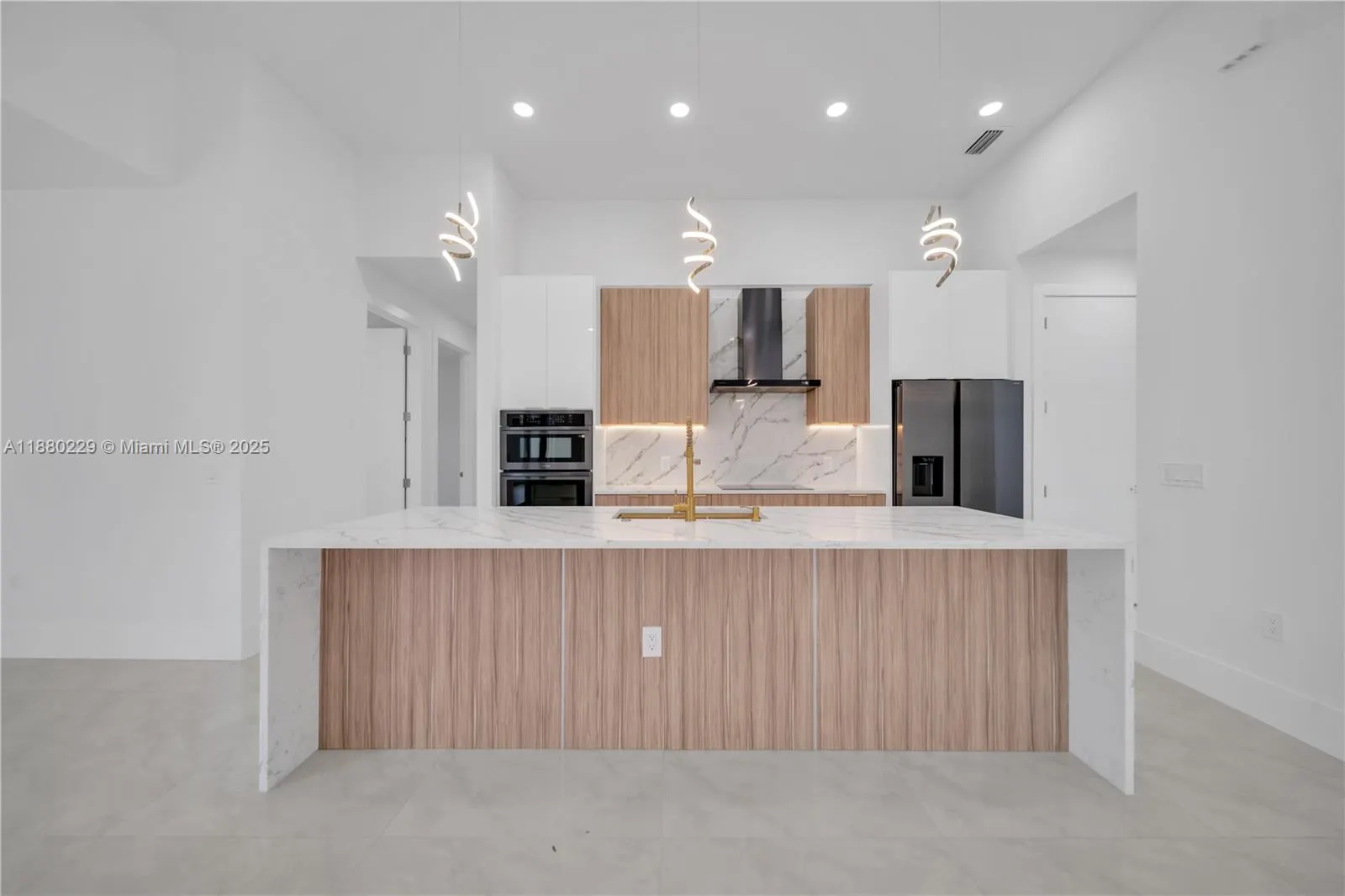 1913 IRVING AVE