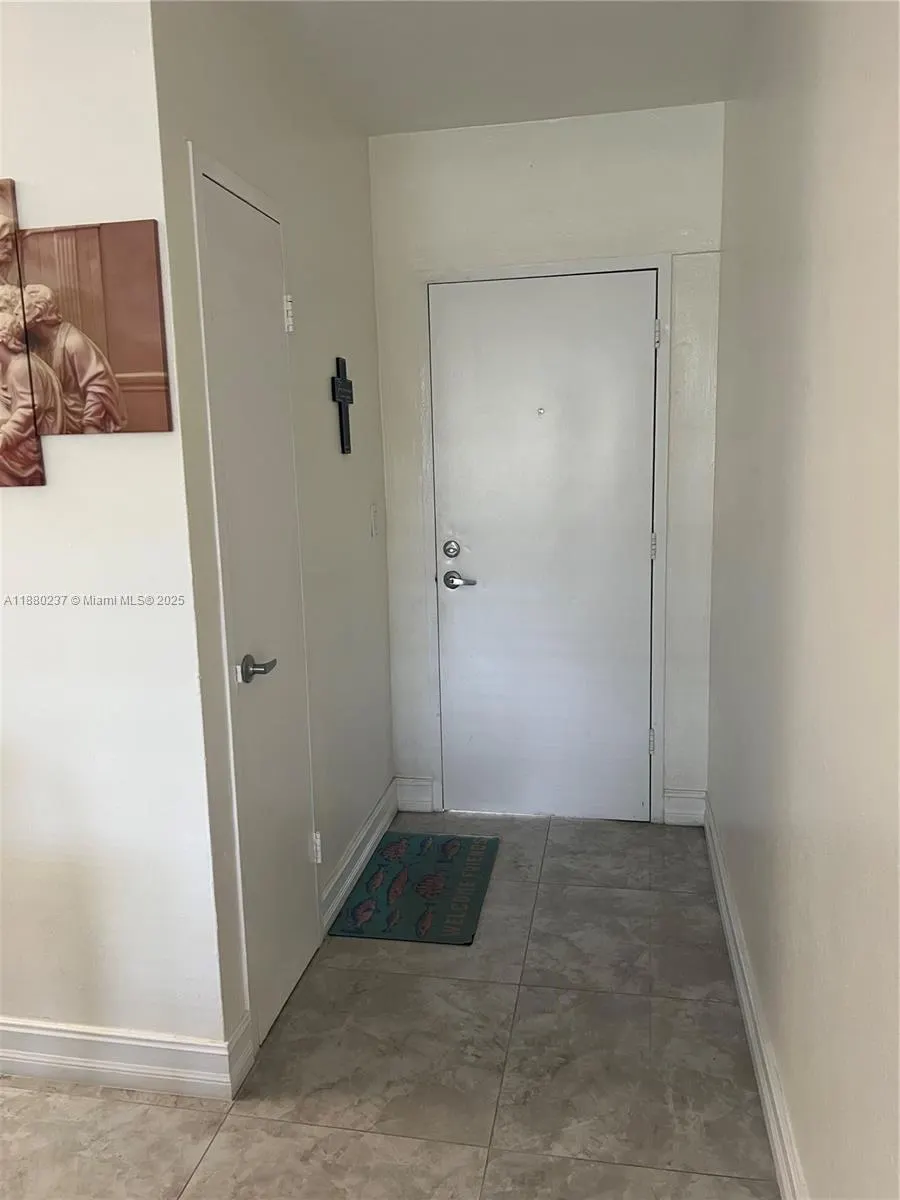 1300 Lincoln Rd, #C403