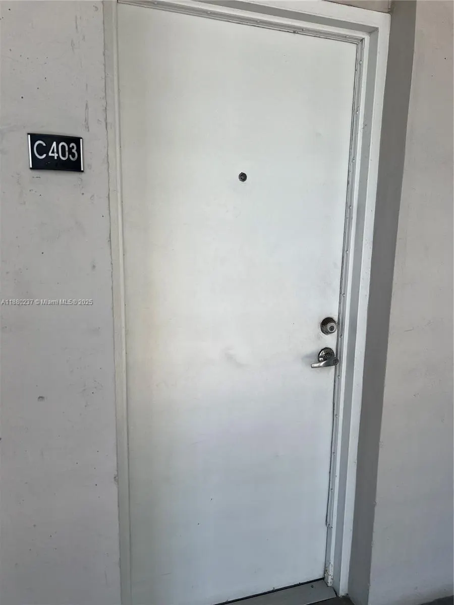 1300 Lincoln Rd, #C403