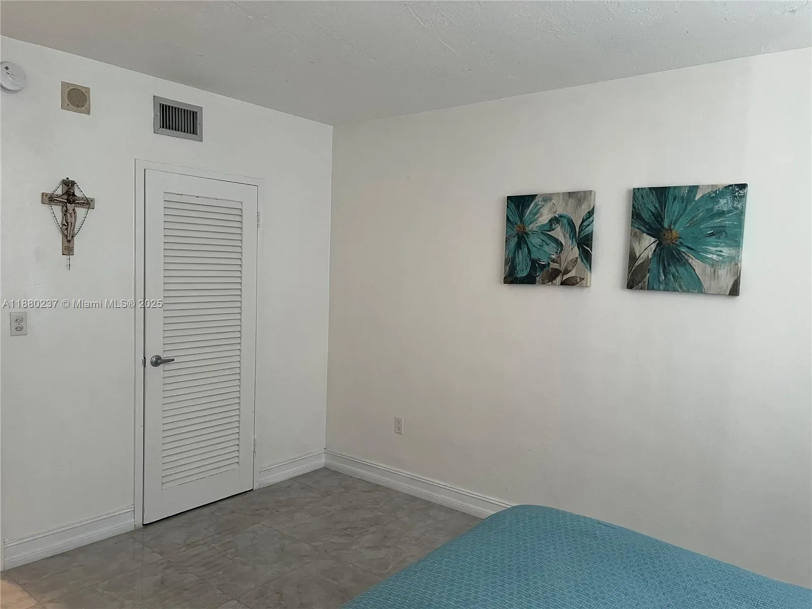 1300 Lincoln Rd, #C403