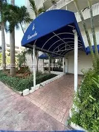 1300 Lincoln Rd, #C403