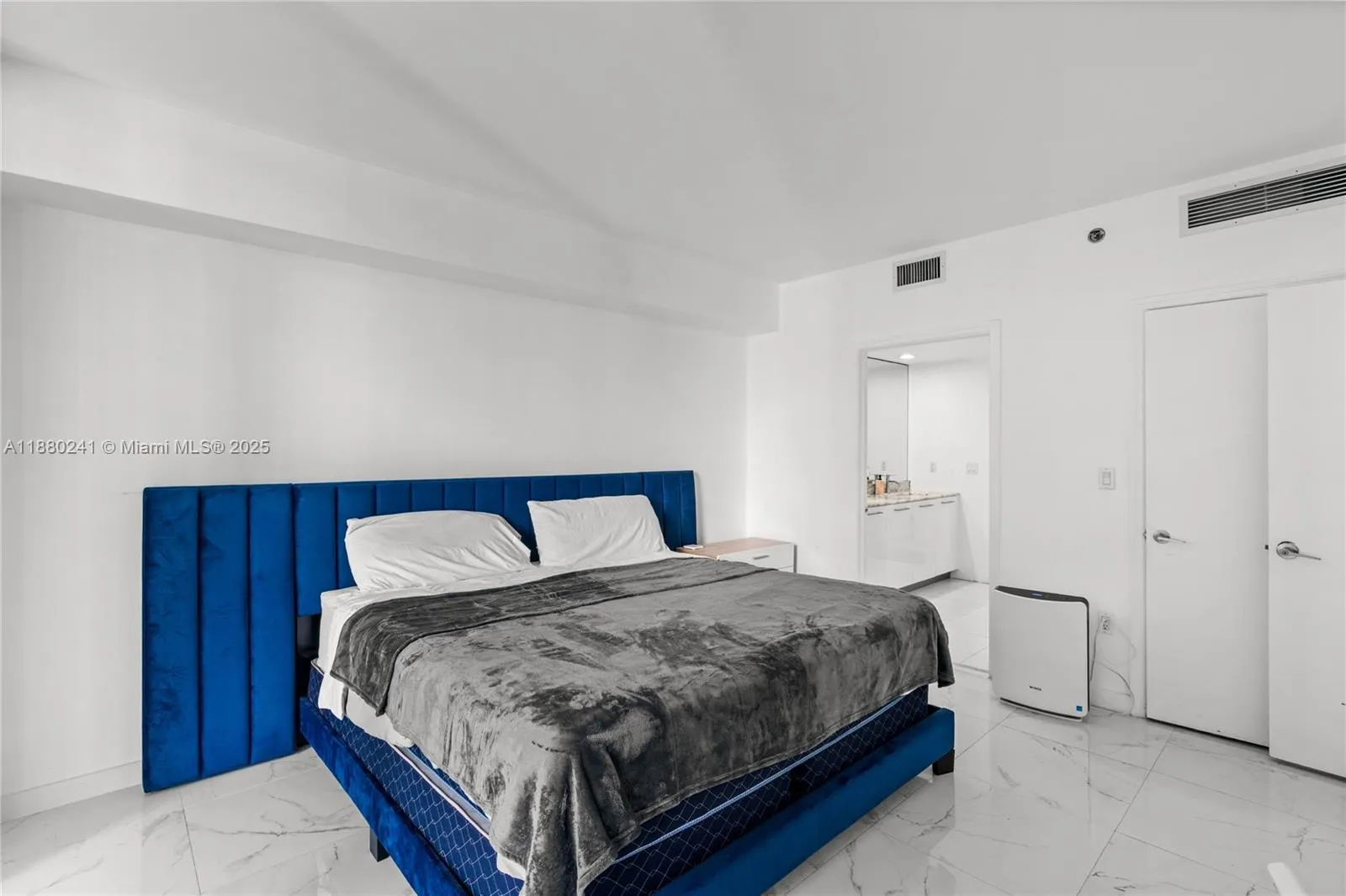 55 SE 6th St, #1203