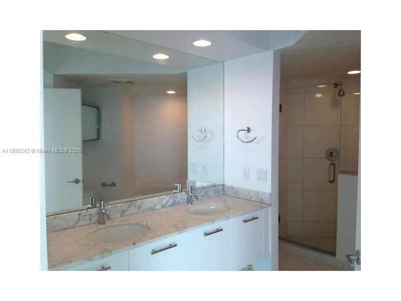 500 BRICKELL AV, #2505