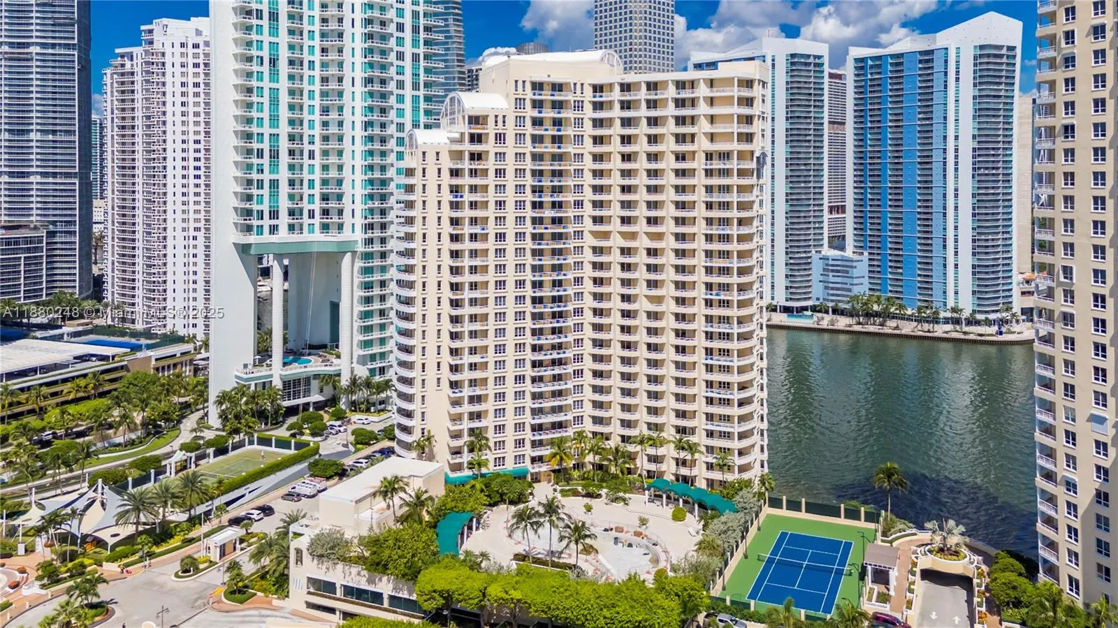 888 Brickell Key Dr, #1807